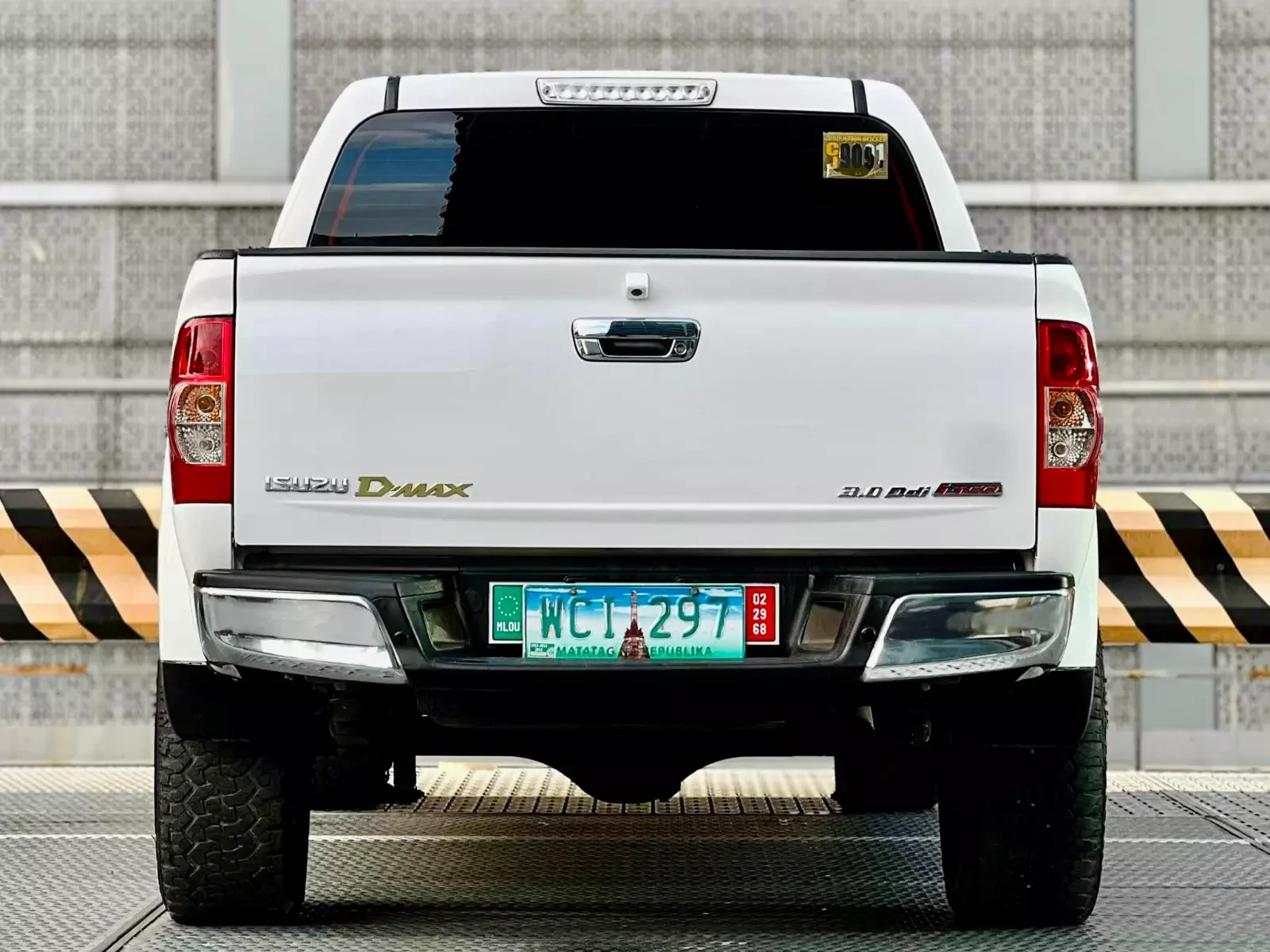 Used 1
                    ISUZU
                     for Sale Image